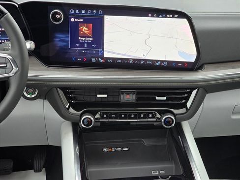 New 2026 Chevrolet Suburban Premier image 13