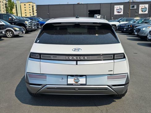 Used 2023 Hyundai Ioniq 5 Limited AWD/4WD image 6