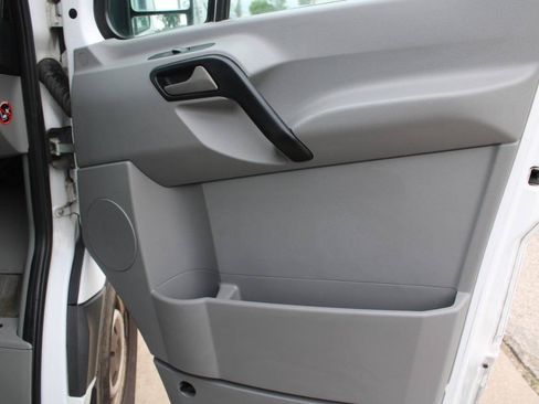 Used 2015 Mercedes-Benz Sprinter 2500 image 11