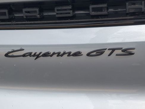 Used 2025 Porsche Cayenne GTS AWD/4WD image 11