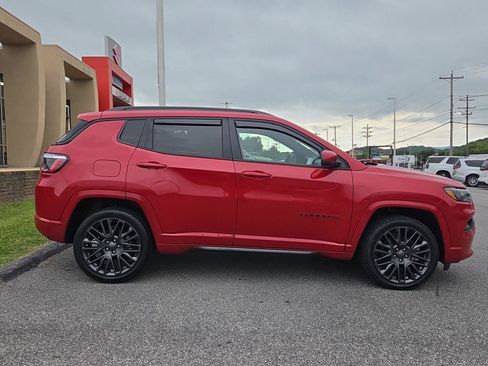 Used 2023 Jeep Compass Limited AWD/4WD image 2