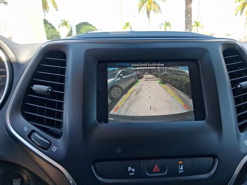 Used 2021 Jeep Cherokee Latitude Lux image 21