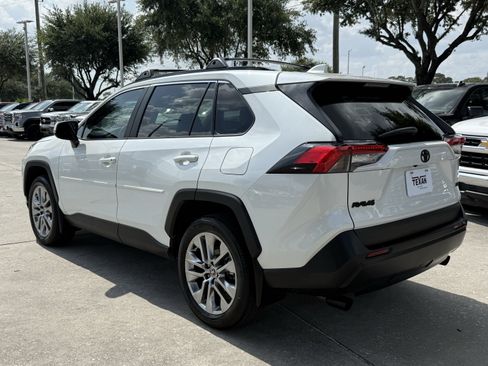 Used 2025 Toyota RAV4 XLE Premium FWD image 7
