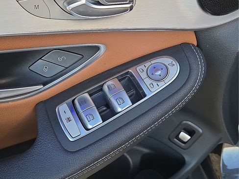 Used 2022 Mercedes-Benz GLC 300 GLC 300 image 21