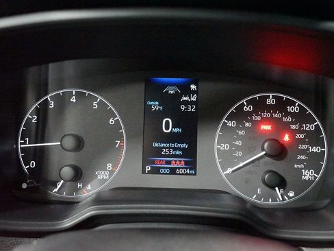 Certified 2025 Toyota Corolla Cross LE image 15