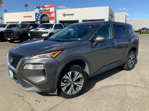 Used 2023 Nissan Rogue SV image 1