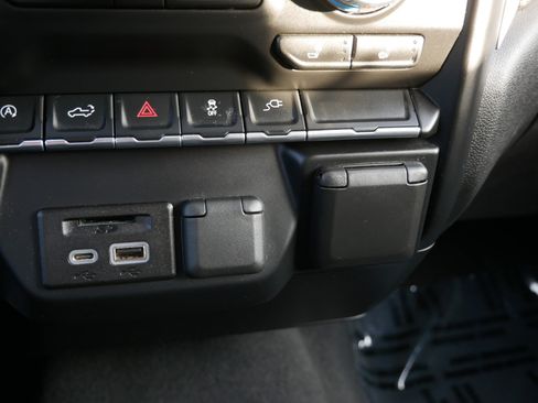 Used 2019 GMC Sierra 1500 SLE w/ SLE Value Package AWD/4WD image 31