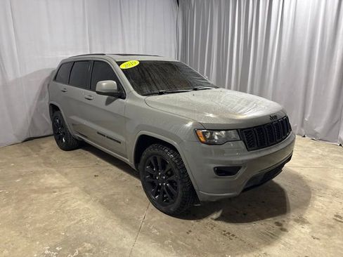 Used 2019 Jeep Grand Cherokee Altitude AWD/4WD image 9