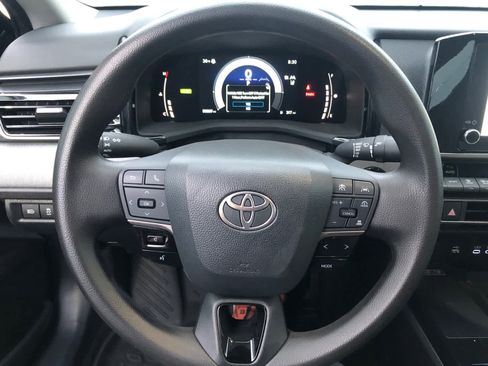 Certified 2025 Toyota Camry LE image 9