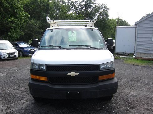 Used 2019 Chevrolet Express 3500 w/ Driver Convenience Package RWD image 2