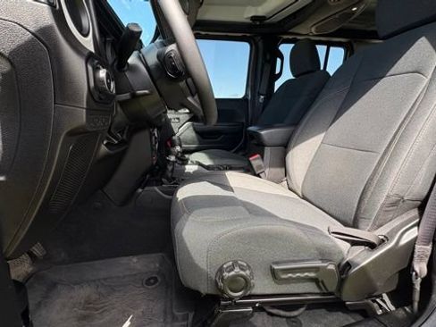 Used 2024 Jeep Wrangler Unlimited Sport AWD/4WD image 8