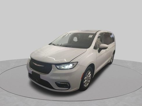 Used 2023 Chrysler Pacifica Touring-L FWD image 38