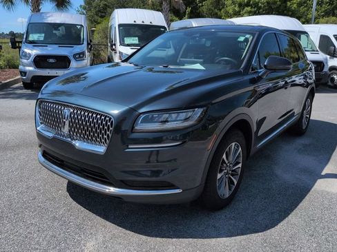 Used 2022 Lincoln Nautilus FWD w/ Premium Package image 8