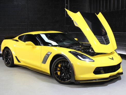 Used 2016 Chevrolet Corvette Z06 w/ 3LZ Preferred Equipment Group image 7
