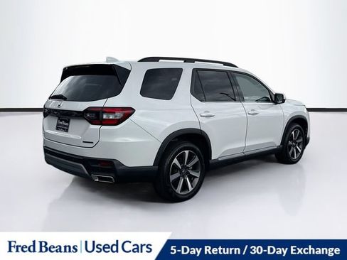 Used 2024 Honda Pilot Touring image 10