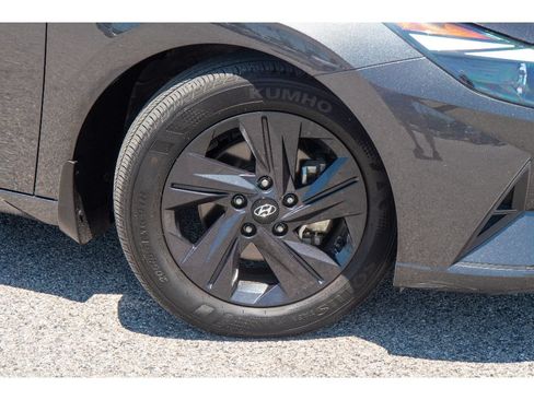 Used 2023 Hyundai Elantra SEL FWD image 29