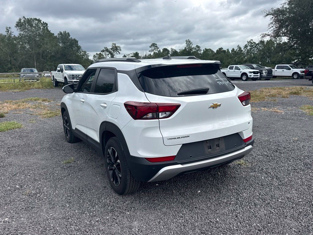 Used 2022 Chevrolet TrailBlazer LT w/ Sun and Liftgate Package FWD image 3