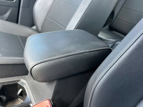 Used 2021 Volkswagen Tiguan SE FWD image 37