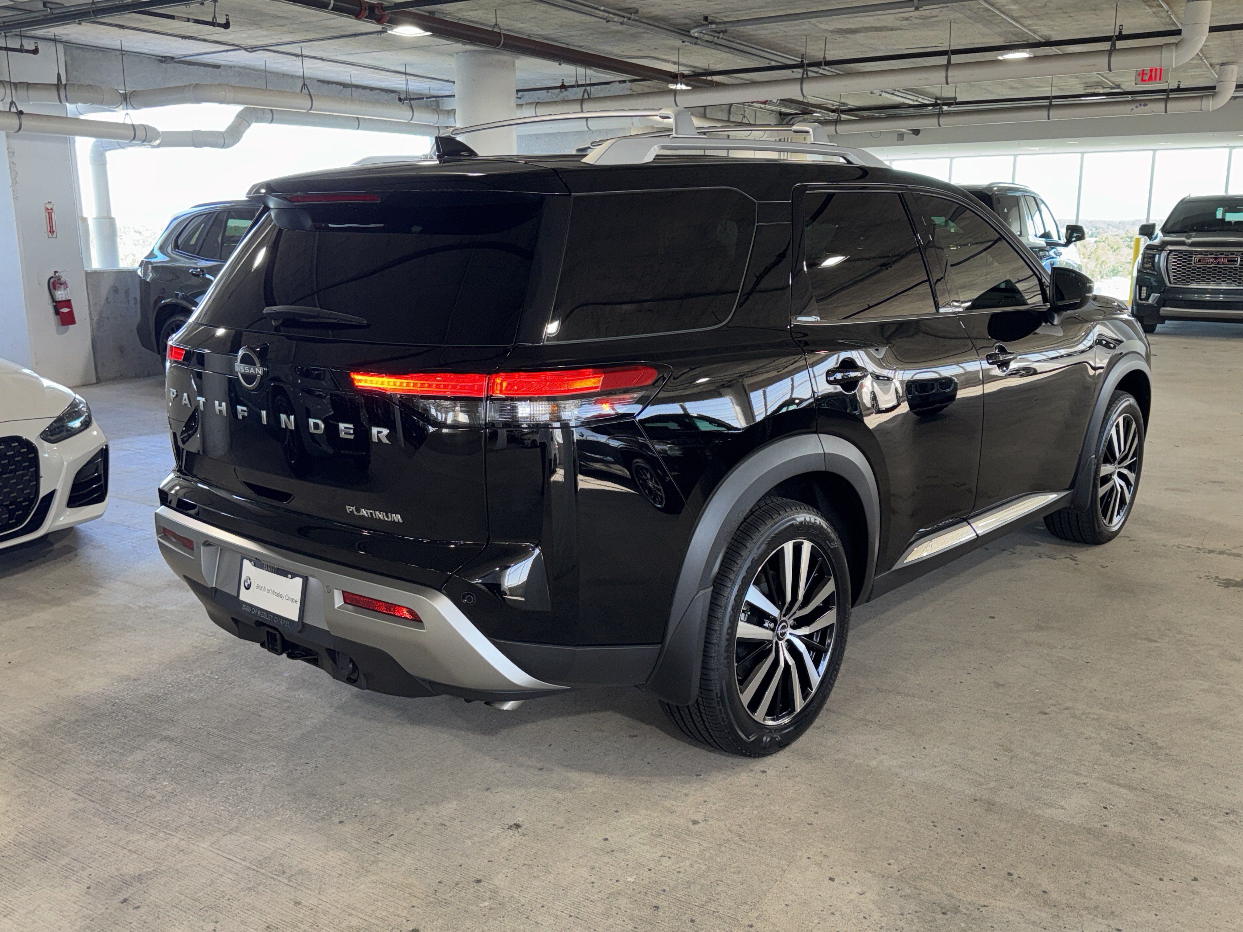 Used 2024 Nissan Pathfinder Platinum FWD image 9
