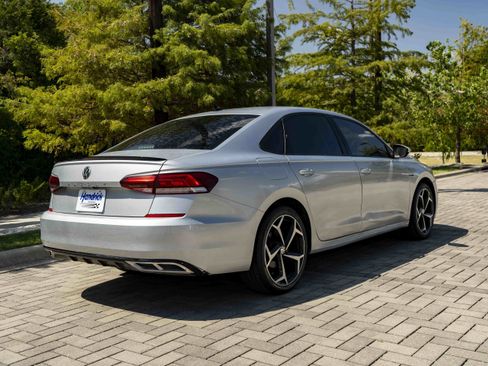 Used 2020 Volkswagen Passat 2.0T R-Line FWD image 8