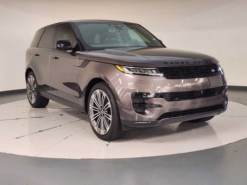 Used 2024 Land Rover Range Rover Sport SE AWD/4WD image 7