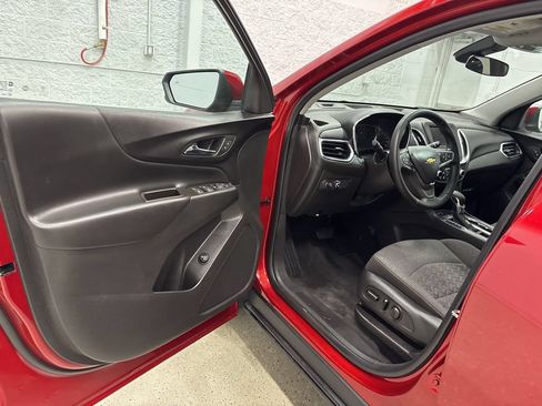 Used 2023 Chevrolet Equinox LT AWD/4WD image 12
