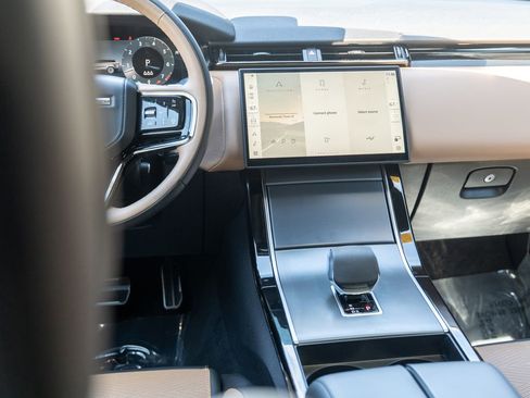 New 2025 Land Rover Range Rover Velar Dynamic HSE AWD/4WD image 20
