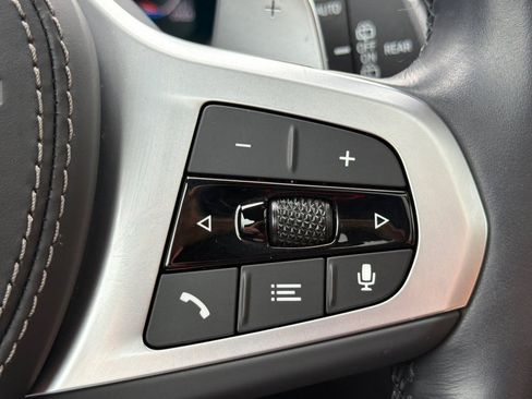 Certified 2022 BMW X7 xDrive40i w/ M Sport Package image 33