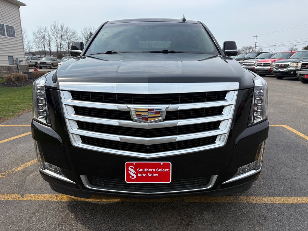 Used 2016 Cadillac Escalade Luxury AWD/4WD image 3