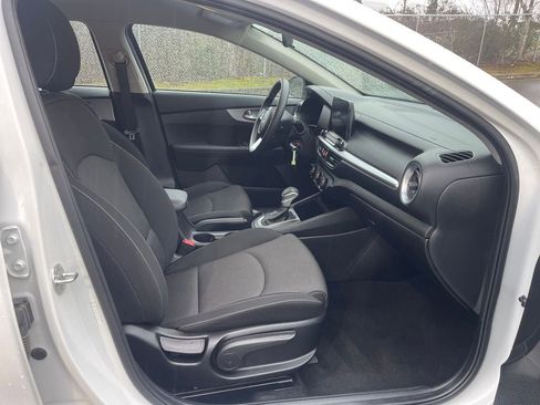 Used 2023 Kia Forte LXS image 10