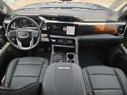 Used 2025 GMC Sierra 3500 Denali w/ Technology Package AWD/4WD image 12