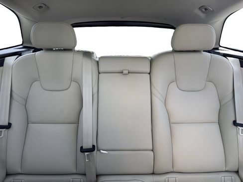 Certified 2024 Volvo XC60 B5 Plus w/ Climate Package AWD/4WD image 25