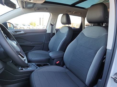 New 2026 Volkswagen Taos SE image 13