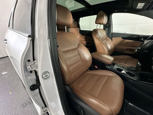 Used 2019 Kia Sorento SX FWD image 27