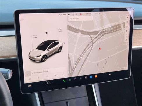 Used 2020 Tesla Model Y Long Range image 16