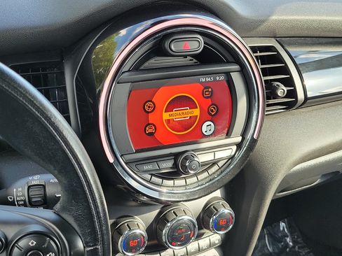 Used 2019 MINI Cooper 2-Door Hardtop FWD image 27