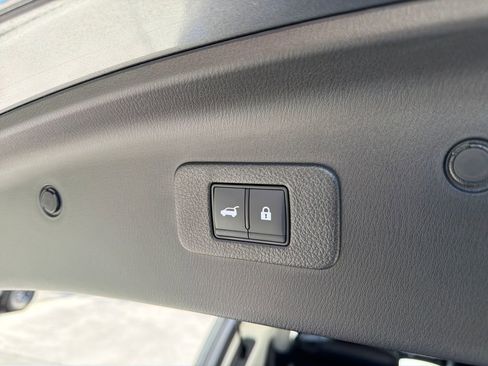 Used 2024 Nissan Armada Platinum w/ Captain's Chairs Package RWD image 38