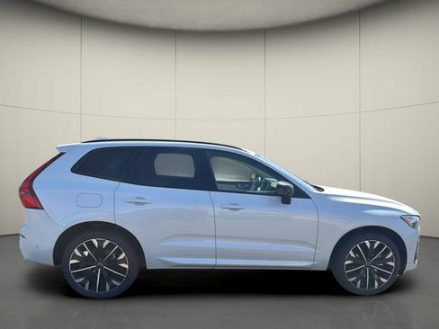 Used 2026 Volvo XC60 B5 Ultra AWD/4WD image 8