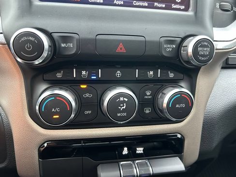 Used 2020 RAM 1500 Laramie AWD/4WD image 24