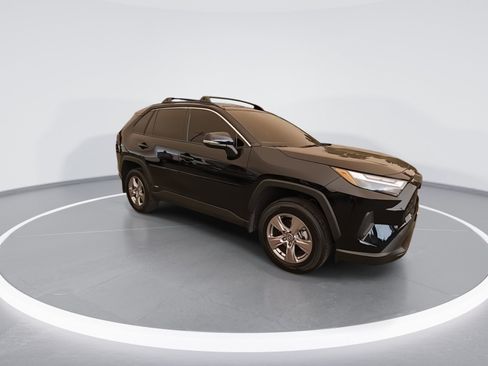 Used 2025 Toyota RAV4 LE AWD/4WD image 2
