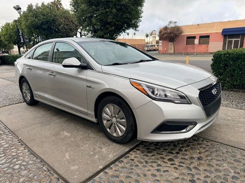Used 2016 Hyundai Sonata SE FWD image 3