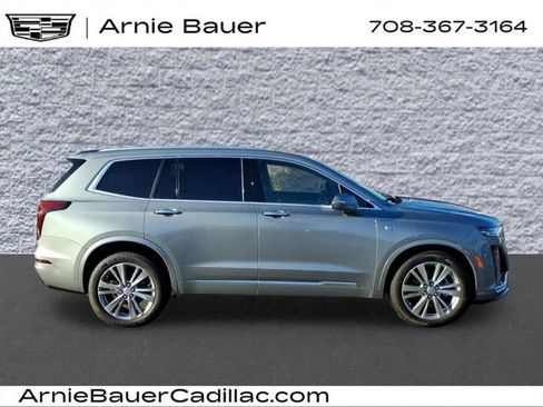Used 2024 Cadillac XT6 Premium Luxury AWD/4WD image 4