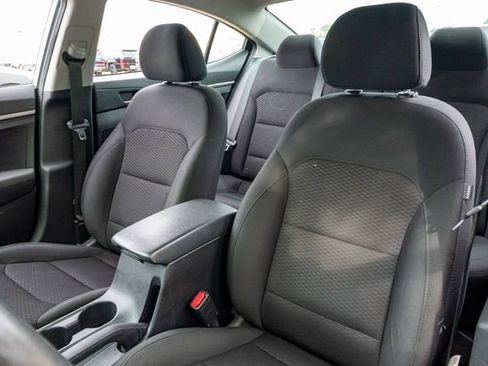 Used 2020 Hyundai Elantra SE w/ Cargo Package (C1) FWD image 9