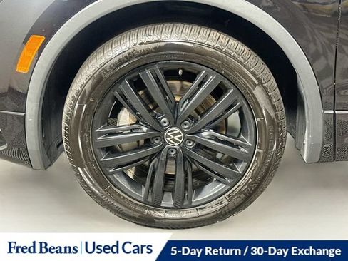 Used 2022 Volkswagen Tiguan SE R-Line AWD/4WD image 32