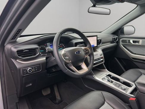 Used 2024 Ford Explorer XLT w/ Equipment Group 202A image 27