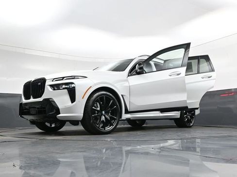 New 2026 BMW X7 M60i image 42