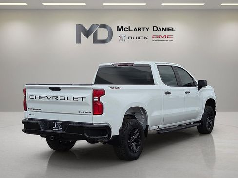 Used 2022 Chevrolet Silverado 1500 Custom Trail Boss w/ LPO, Dark Essentials Package image 5