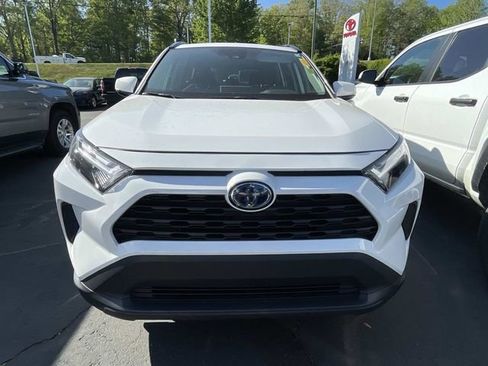 Used 2022 Toyota RAV4 XLE w/ Convenience Package AWD/4WD image 6