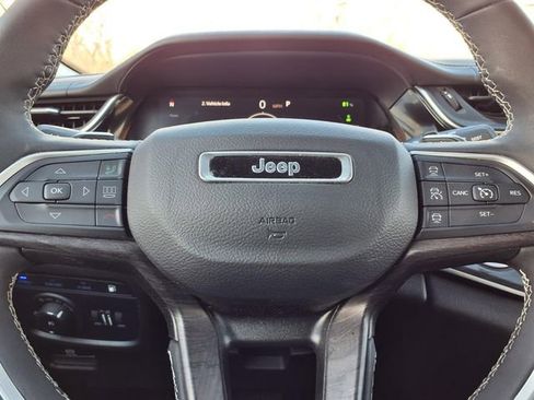 Used 2022 Jeep Grand Cherokee Limited 4xe image 17