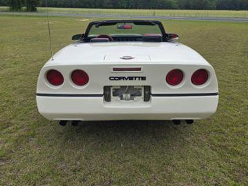 Used 1987 Chevrolet Corvette Convertible RWD image 8
